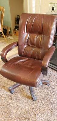 Desk chair in excellent condition